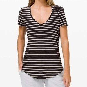 Lululemon Love Tee V